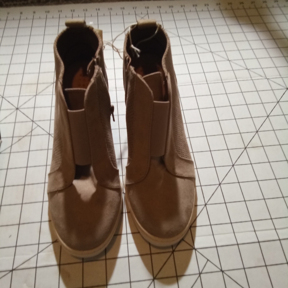 A New Day Tan Wedges with Suede Finish - Picture 7 of 7